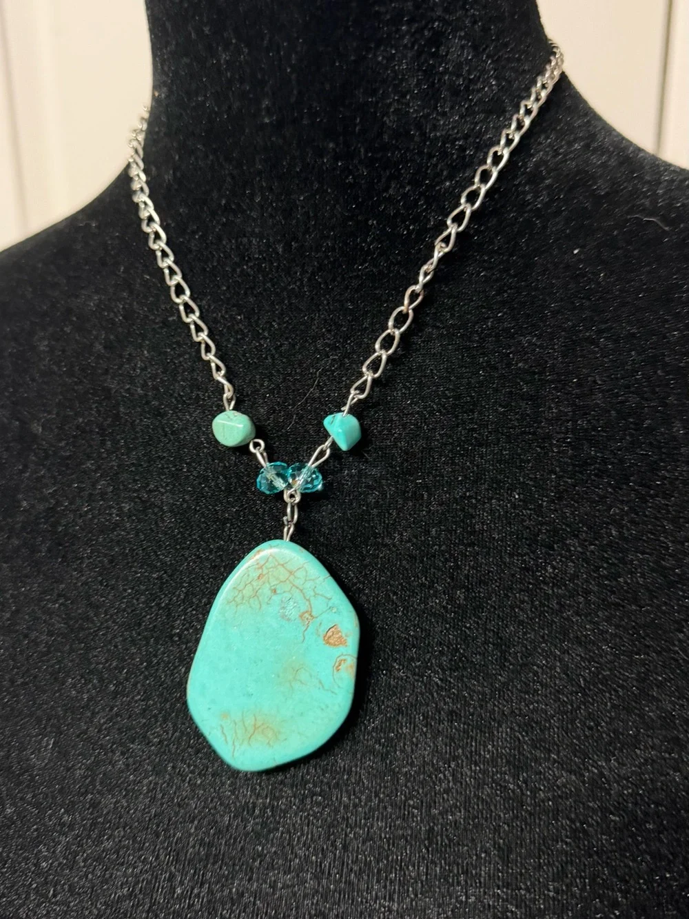 Turquoise Stone Pendant Necklace and Earrings Set - Women Jewelry